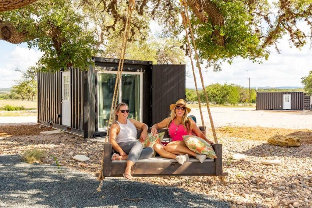 The Container Retreat @ 290 Wine Trail #8 Celebrate! Villa Hye Esterno foto